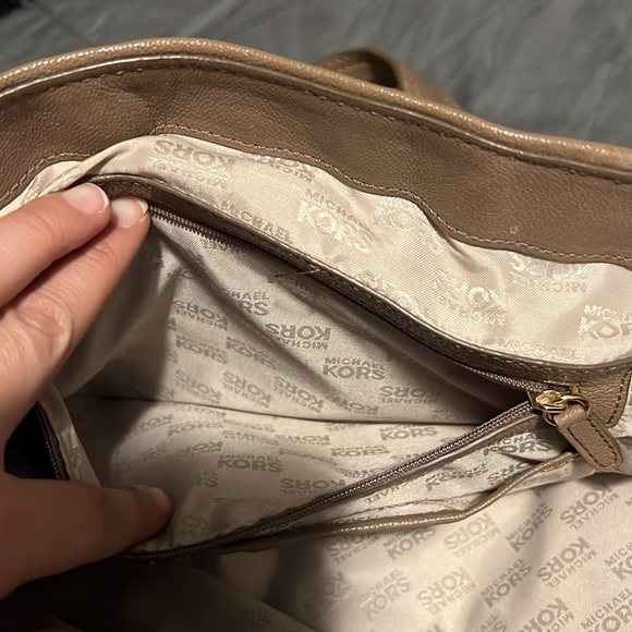 Michael Kors handbag - Picture 5 of 10